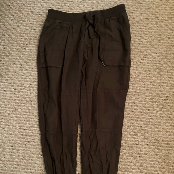 Community Joggers - Aritzia - Picture 2 of 2